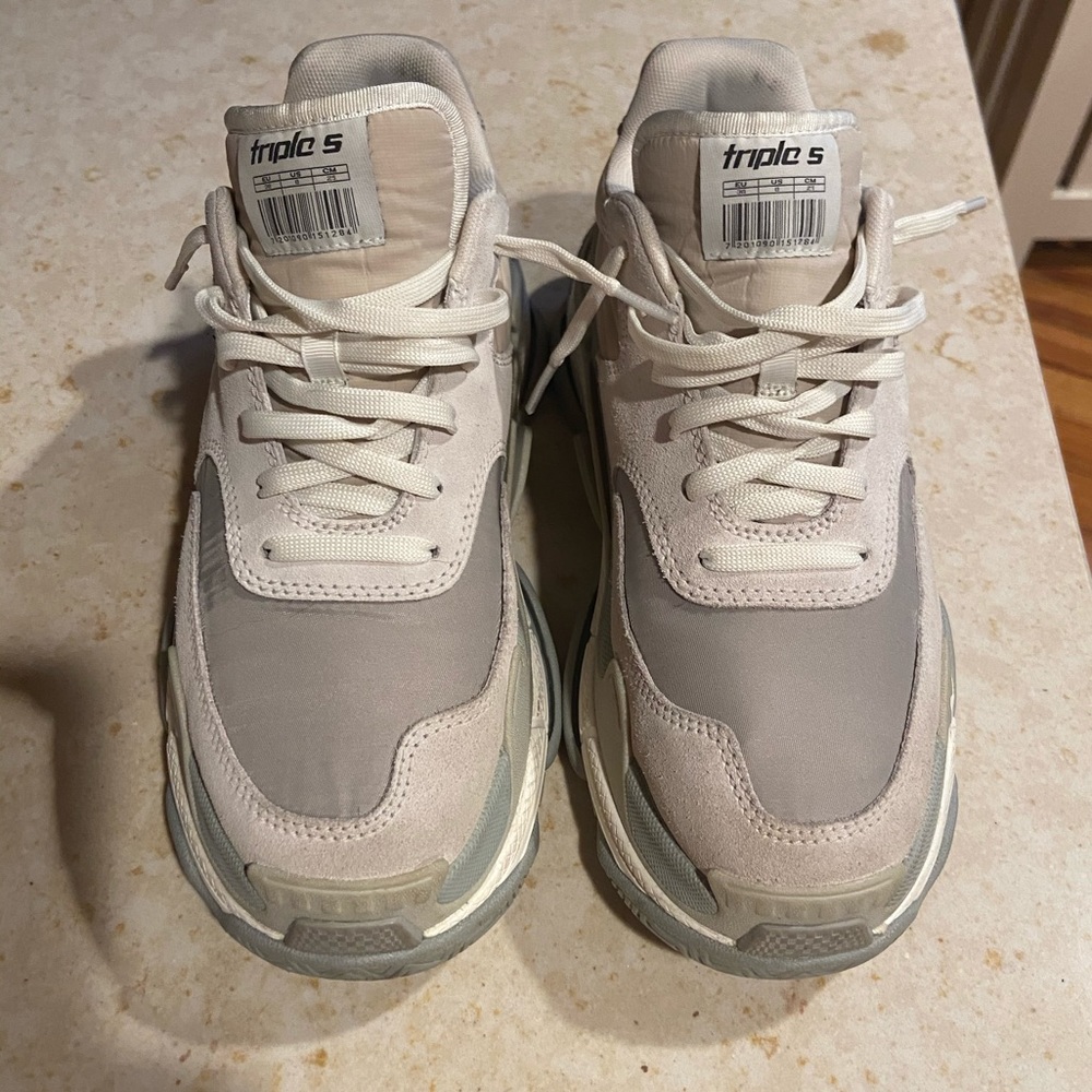 Balenciaga sneakers size 8